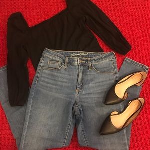 Medium-wash high rise skinny jeans // short length